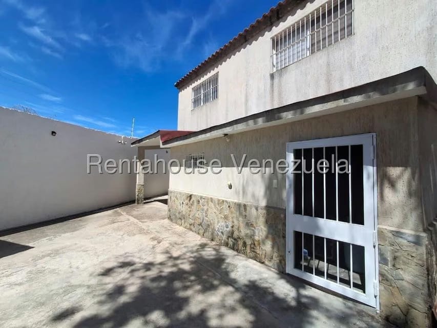 Casa (1 Nivel) en Venta en Playa El Agua, Nueva Esparta - 16