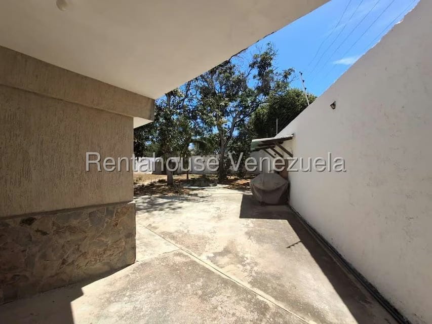 Casa (1 Nivel) en Venta en Playa El Agua, Nueva Esparta - 17