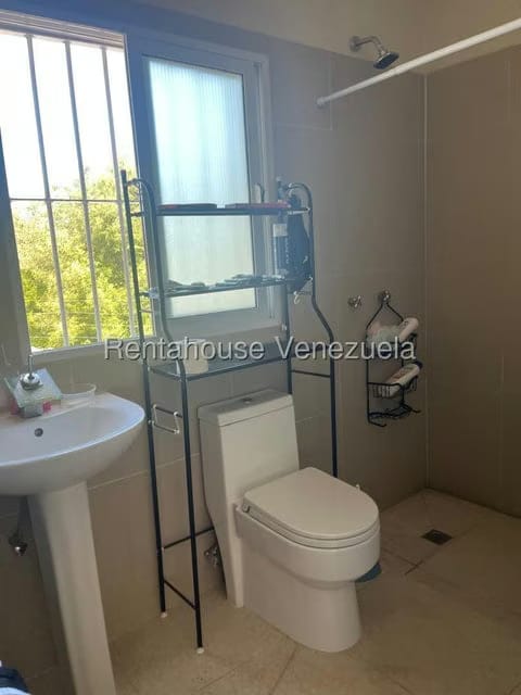 Casa (1 Nivel) en Venta en Playa El Agua, Nueva Esparta - 23