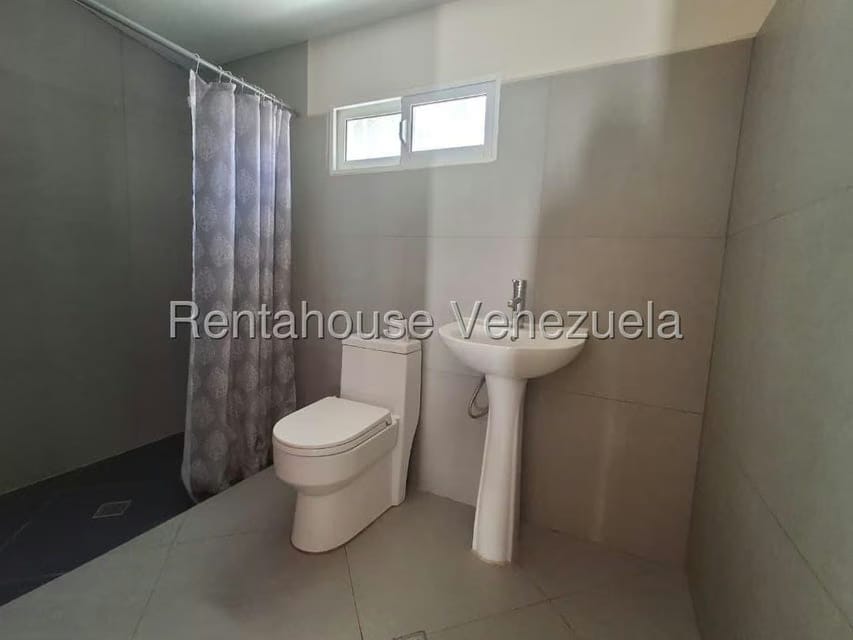 Casa (1 Nivel) en Venta en Playa El Agua, Nueva Esparta - 9