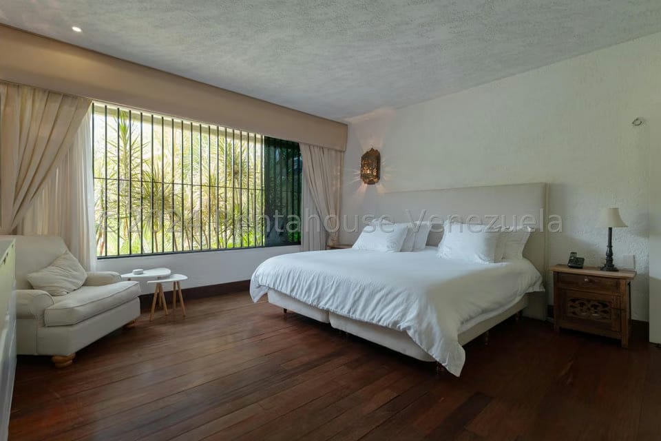 Apartamento (1 Nivel) en Venta en Colinas del Tamanaco, Distrito Metropolitano - 24