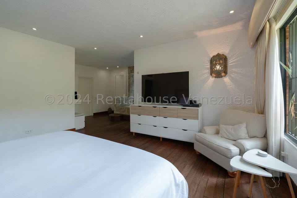 Apartamento (1 Nivel) en Venta en Colinas del Tamanaco, Distrito Metropolitano - 25