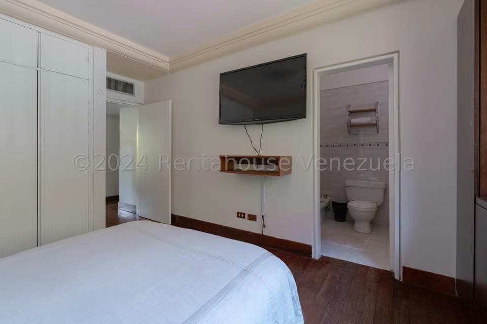 Apartamento (1 Nivel) en Venta en Colinas del Tamanaco, Distrito Metropolitano - 30