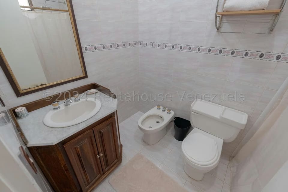 Apartamento (1 Nivel) en Venta en Colinas del Tamanaco, Distrito Metropolitano - 31