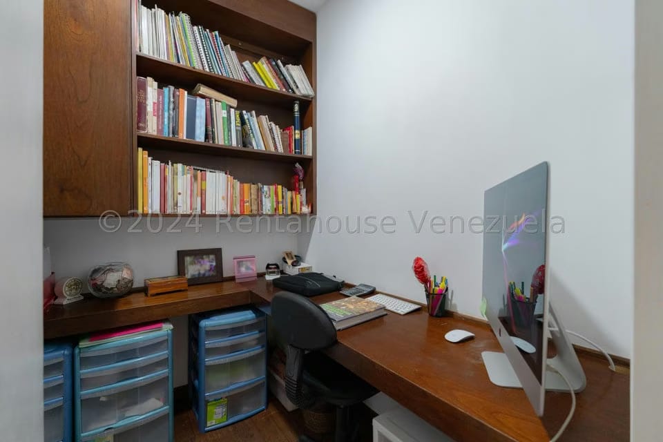 Apartamento (1 Nivel) en Venta en Colinas del Tamanaco, Distrito Metropolitano - 32