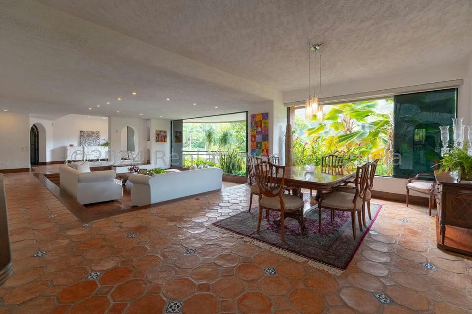 Apartamento (1 Nivel) en Venta en Colinas del Tamanaco, Distrito Metropolitano - 8