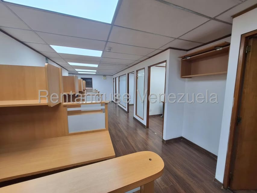 Comercial (Oficina) en Alquiler en Chuao, Distrito Metropolitano - 4