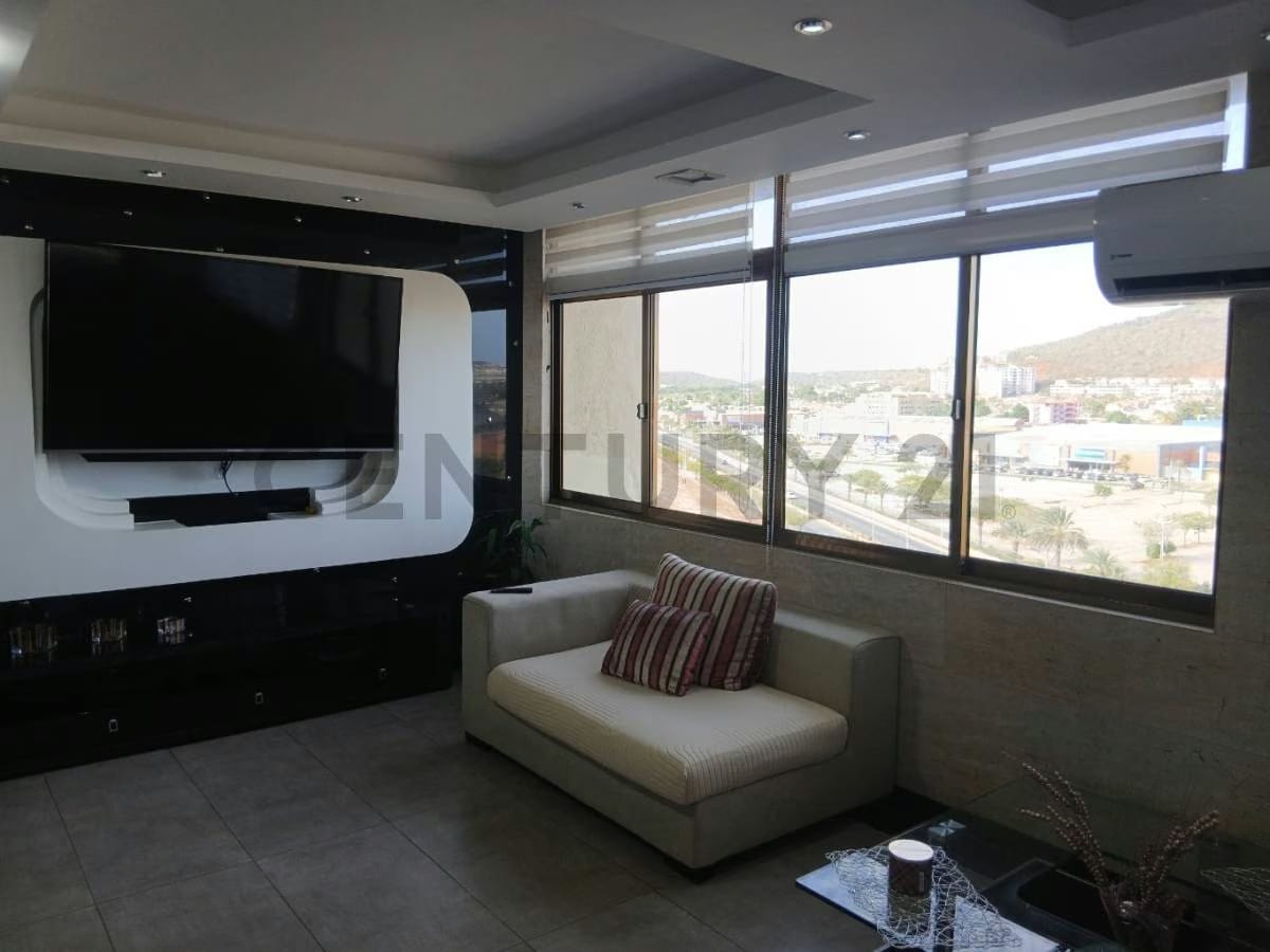 Espectacular Penthouse en Los Geranios, municipio Maneiro - 15