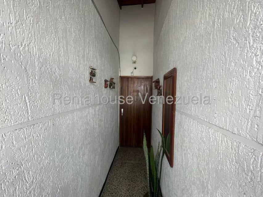 Casa (Multipes Niveles) en Venta en Los Teques, Miranda - 2