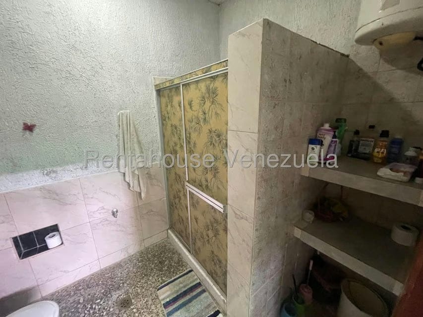 Casa (Multipes Niveles) en Venta en Los Teques, Miranda - 17