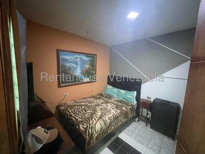 Casa (Multipes Niveles) en Venta en Los Teques, Miranda - 19