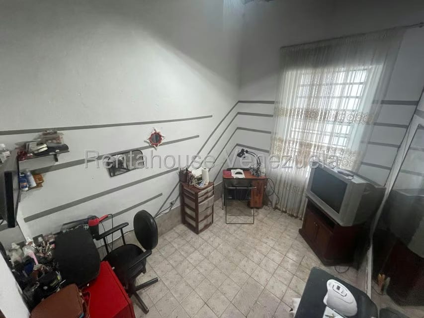 Casa (Multipes Niveles) en Venta en Los Teques, Miranda - 25