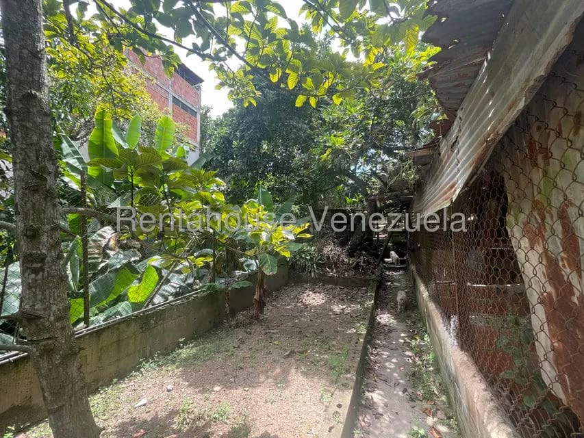 Casa (Multipes Niveles) en Venta en Los Teques, Miranda - 33