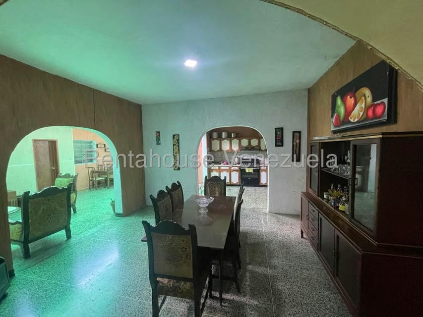 Casa (Multipes Niveles) en Venta en Los Teques, Miranda - 6