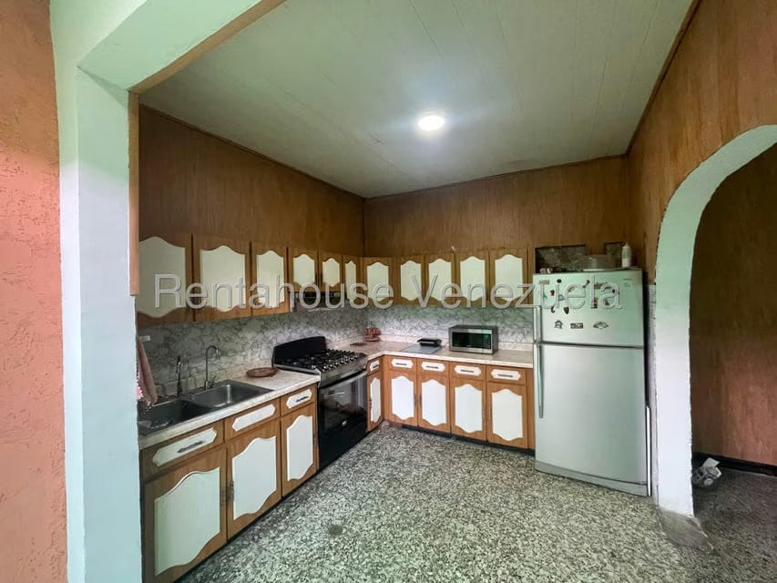 Casa (Multipes Niveles) en Venta en Los Teques, Miranda - 8