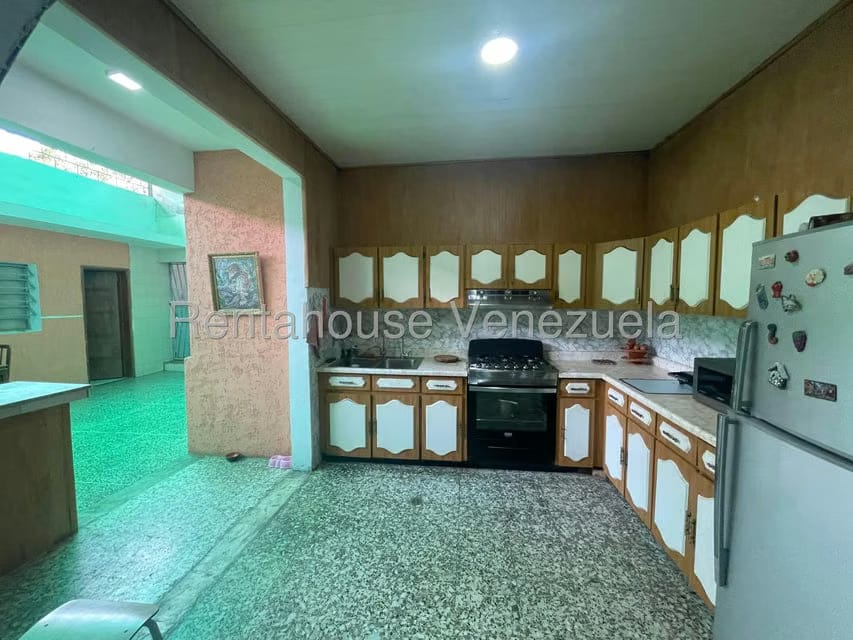 Casa (Multipes Niveles) en Venta en Los Teques, Miranda - 9
