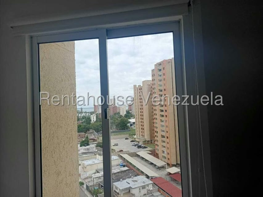Apartamento (1 Nivel) en Alquiler en Avenida Bella Vista, Zulia - 9