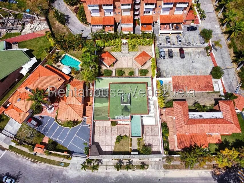 Casa (Duplex) en Venta en Loma Linda, Distrito Metropolitano - 2
