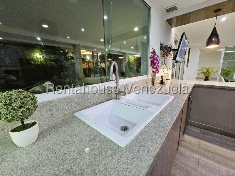 Casa (Duplex) en Venta en Loma Linda, Distrito Metropolitano - 22