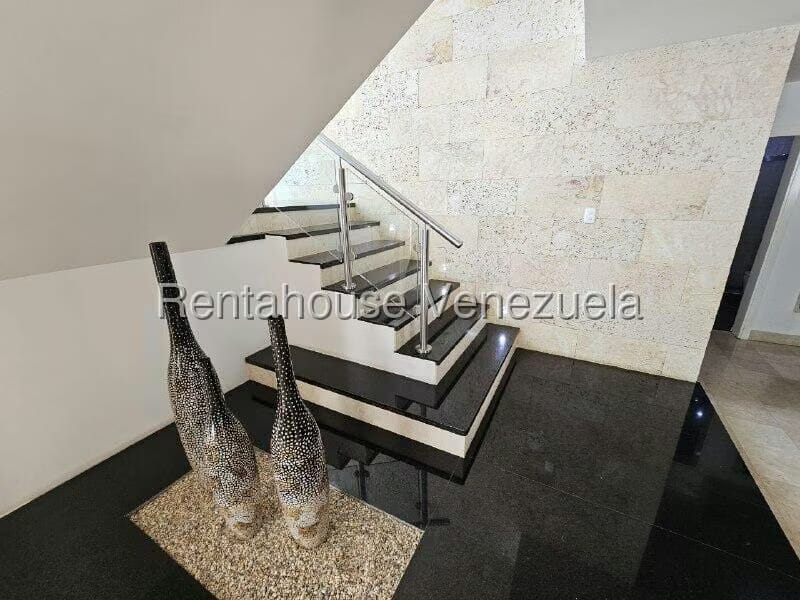Casa (Duplex) en Venta en Loma Linda, Distrito Metropolitano - 23