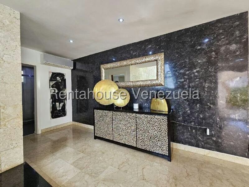 Casa (Duplex) en Venta en Loma Linda, Distrito Metropolitano - 24