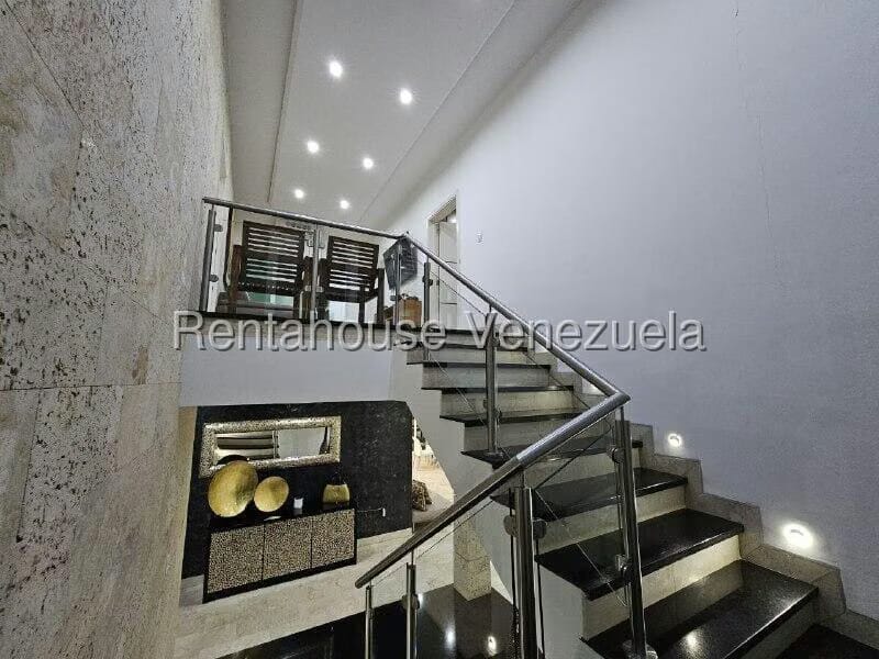 Casa (Duplex) en Venta en Loma Linda, Distrito Metropolitano - 29