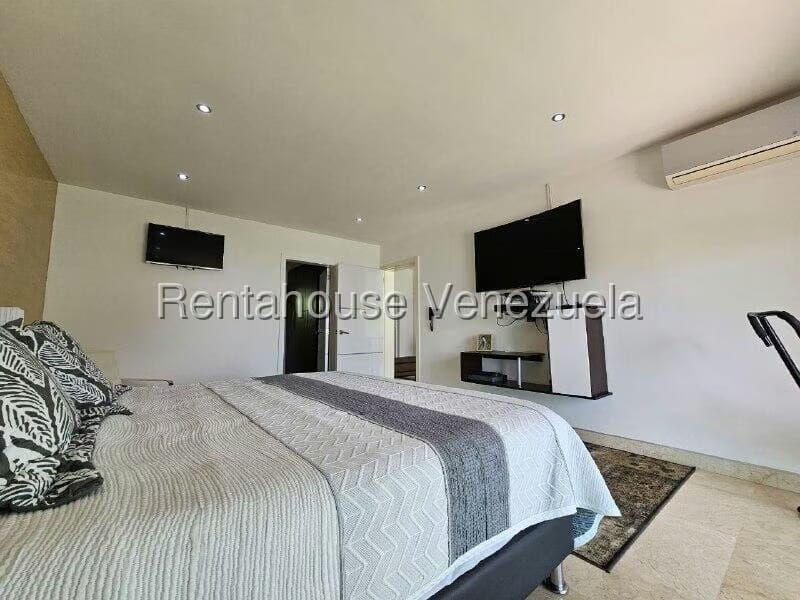 Casa (Duplex) en Venta en Loma Linda, Distrito Metropolitano - 32
