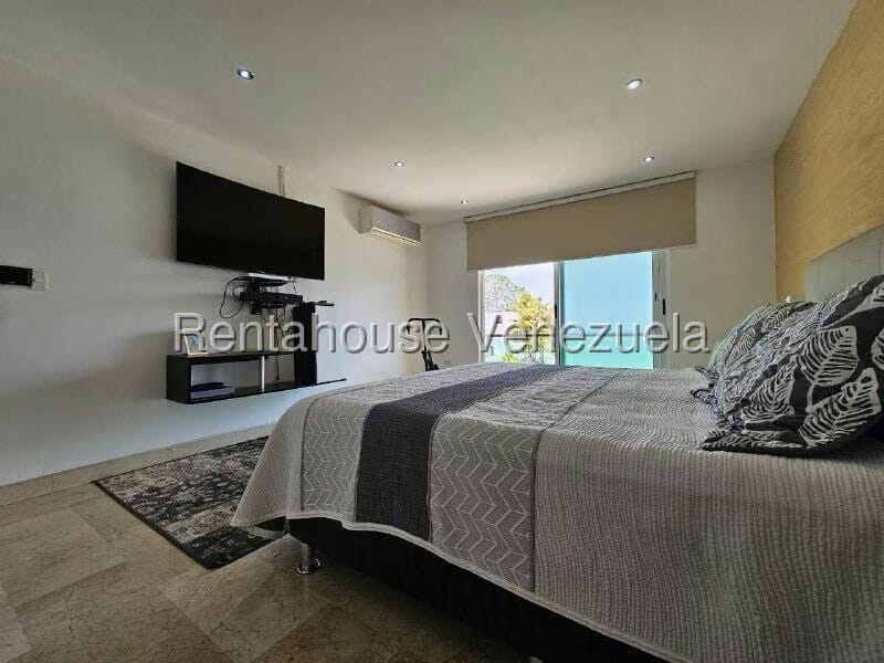Casa (Duplex) en Venta en Loma Linda, Distrito Metropolitano - 33
