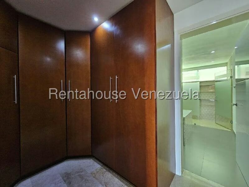 Casa (Duplex) en Venta en Loma Linda, Distrito Metropolitano - 36