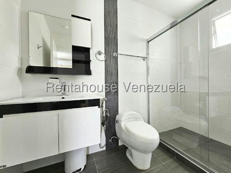 Casa (Duplex) en Venta en Loma Linda, Distrito Metropolitano - 41
