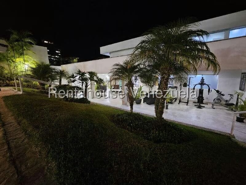 Casa (Duplex) en Venta en Loma Linda, Distrito Metropolitano - 68