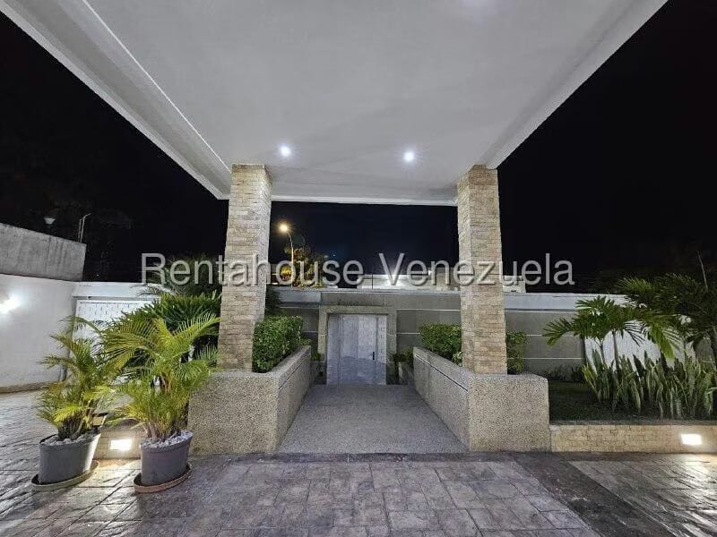 Casa (Duplex) en Venta en Loma Linda, Distrito Metropolitano - 72