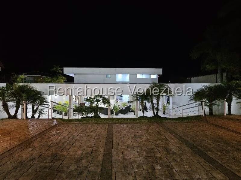 Casa (Duplex) en Venta en Loma Linda, Distrito Metropolitano - 75