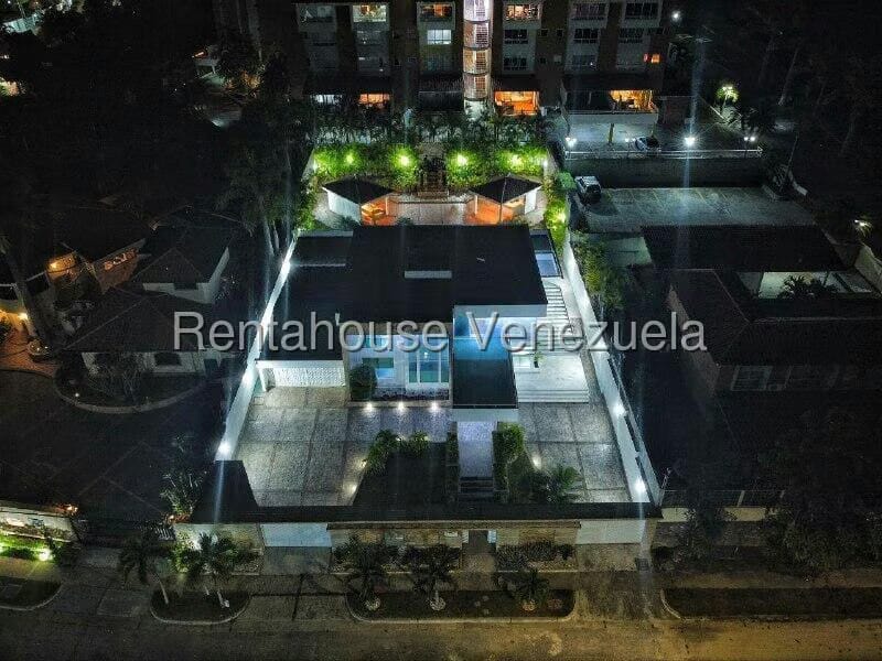 Casa (Duplex) en Venta en Loma Linda, Distrito Metropolitano - 76