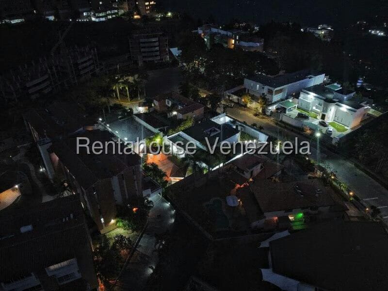 Casa (Duplex) en Venta en Loma Linda, Distrito Metropolitano - 79