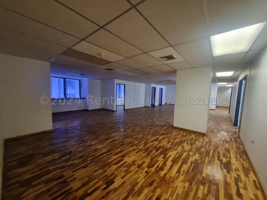 Comercial (Oficina) en Venta en Los Palos Grandes, Distrito Metropolitano - 2