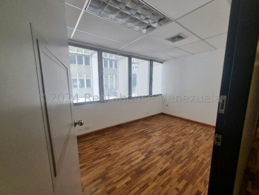 Comercial (Oficina) en Venta en Los Palos Grandes, Distrito Metropolitano - 4