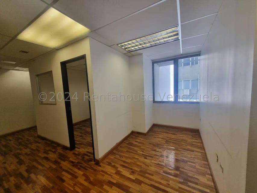 Comercial (Oficina) en Venta en Los Palos Grandes, Distrito Metropolitano - 6