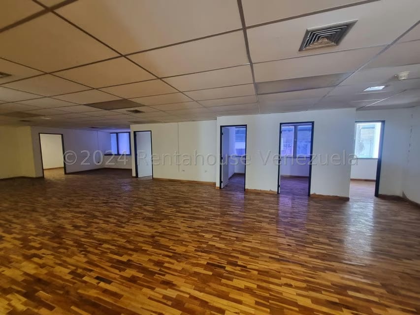 Comercial (Oficina) en Venta en Los Palos Grandes, Distrito Metropolitano - 8