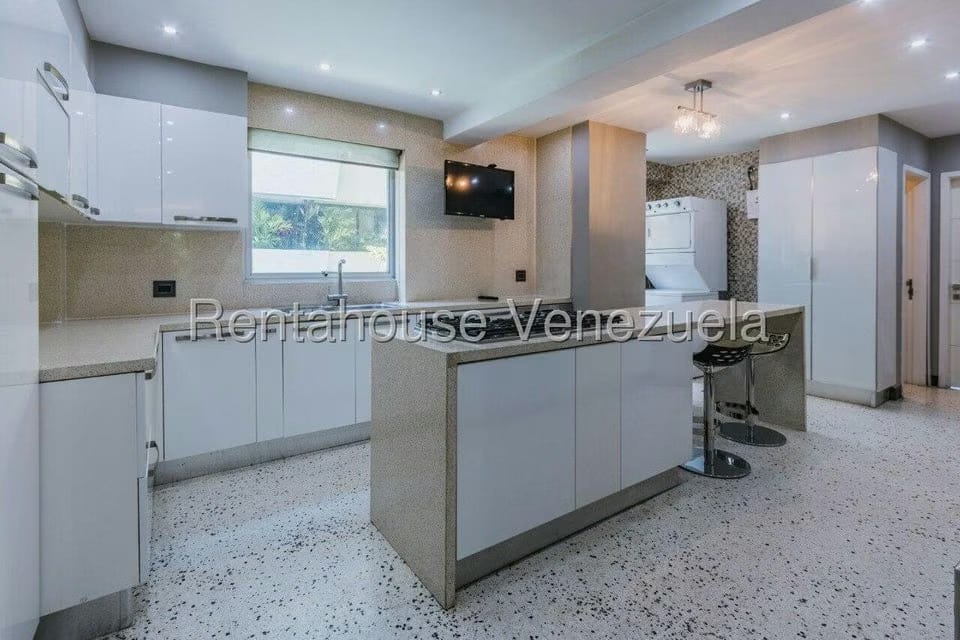 Apartamento (1 Nivel) en Alquiler en Campo Alegre, Distrito Metropolitano - 16