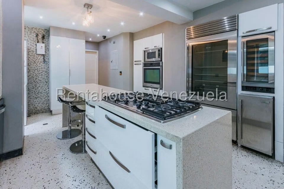Apartamento (1 Nivel) en Alquiler en Campo Alegre, Distrito Metropolitano - 17