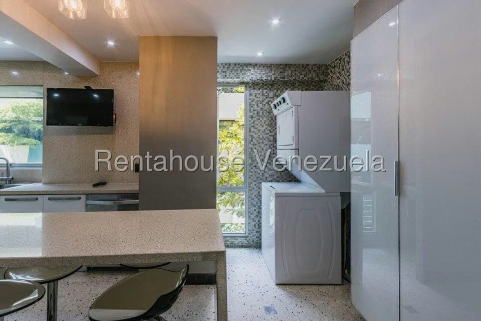Apartamento (1 Nivel) en Alquiler en Campo Alegre, Distrito Metropolitano - 23