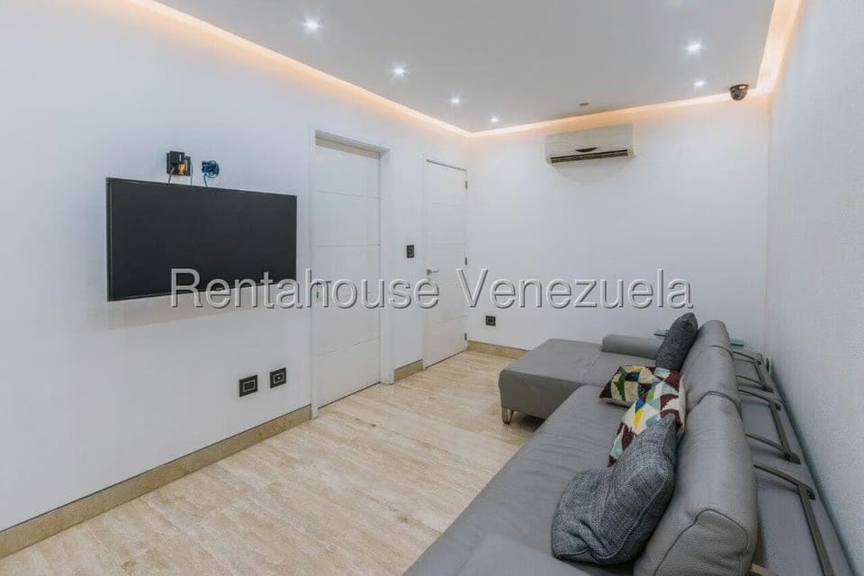 Apartamento (1 Nivel) en Alquiler en Campo Alegre, Distrito Metropolitano - 26
