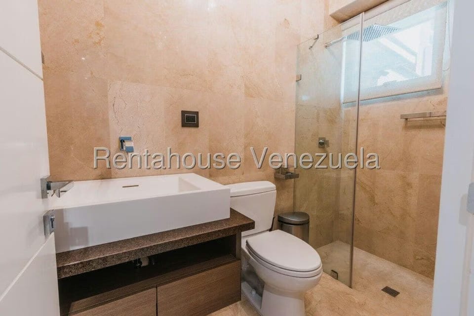 Apartamento (1 Nivel) en Alquiler en Campo Alegre, Distrito Metropolitano - 35