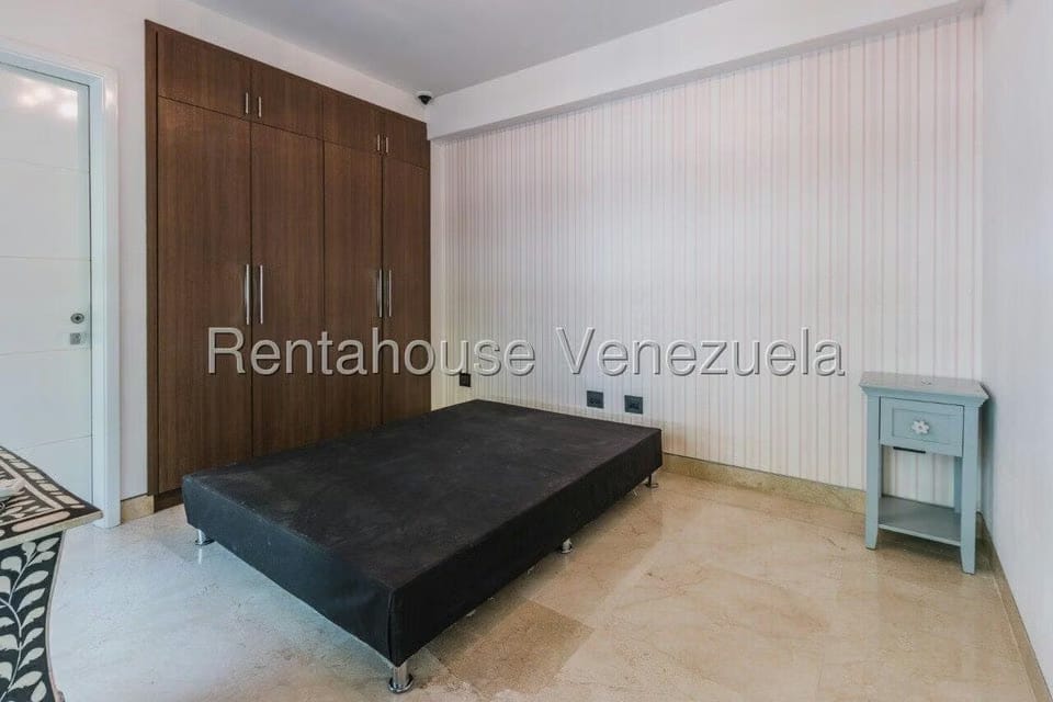 Apartamento (1 Nivel) en Alquiler en Campo Alegre, Distrito Metropolitano - 37