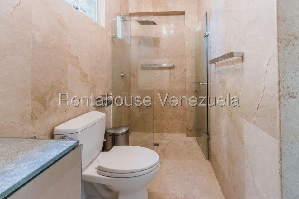 Apartamento (1 Nivel) en Alquiler en Campo Alegre, Distrito Metropolitano - 40