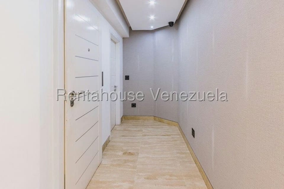 Apartamento (1 Nivel) en Alquiler en Campo Alegre, Distrito Metropolitano - 5