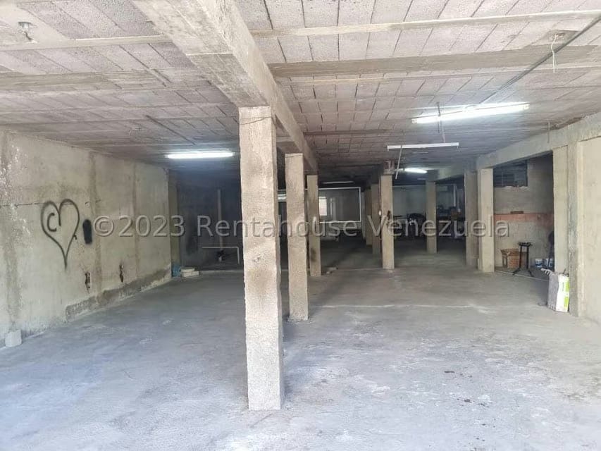 Comercial (Local Comercial) en Alquiler en Zona Este, Lara - 28