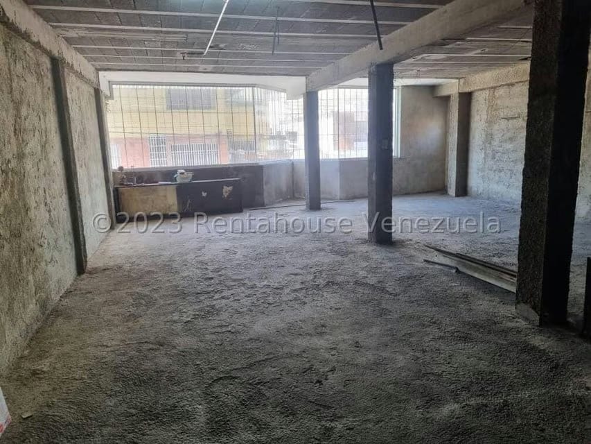 Comercial (Local Comercial) en Alquiler en Zona Este, Lara - 32