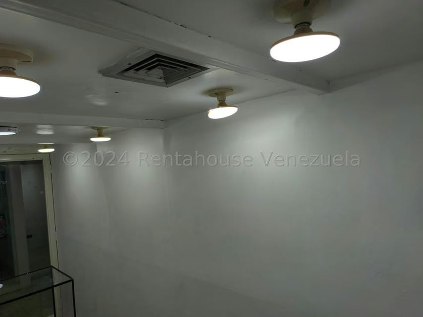 Comercial (Local Comercial) en Alquiler en Parroquia La Candelaria, Distrito Metropolitano - 3